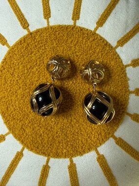 CHRISTIAN DIOR Rare Vintage
Dangling Gold Tone Cage and Onyx Orb Earrings C.1980